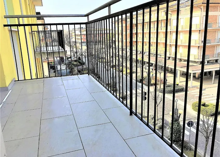 Апартаменти Bibione Central Apartment Бібіоне